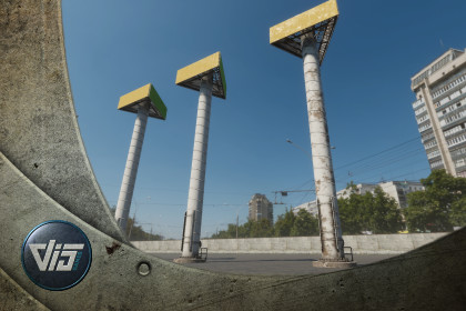 Advertisement Pillar HQ