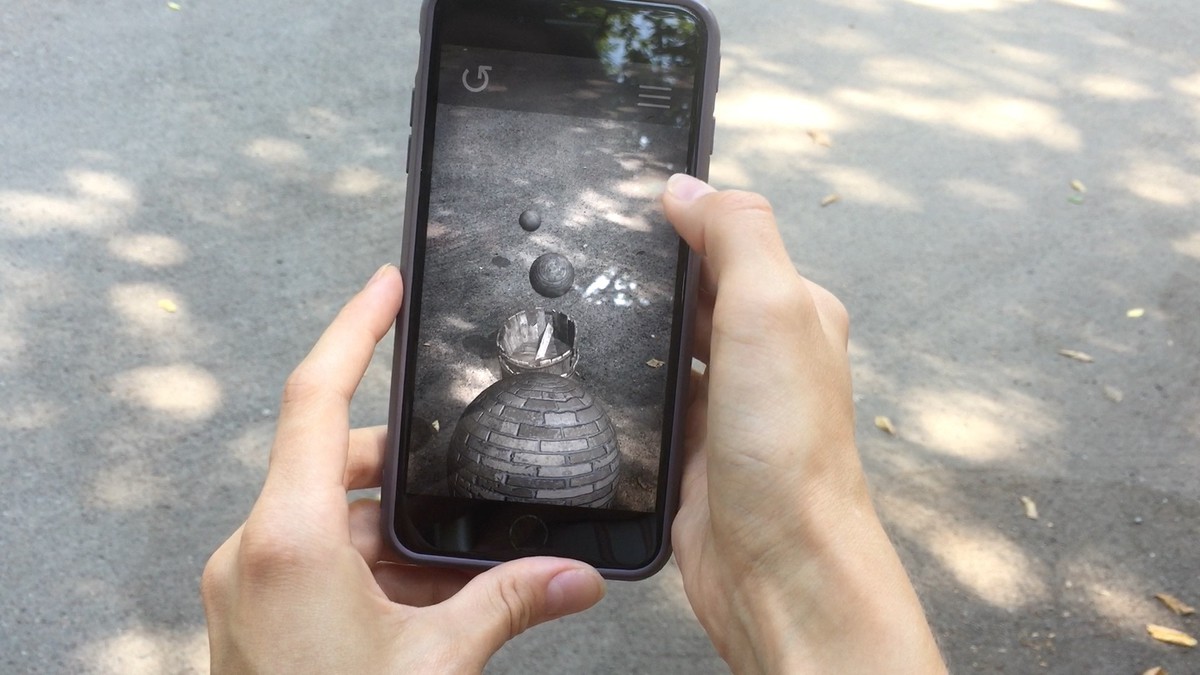 AR Throwing: Augmented Reality — AR Throw Ball, AR Throw Weapon — AR Toss