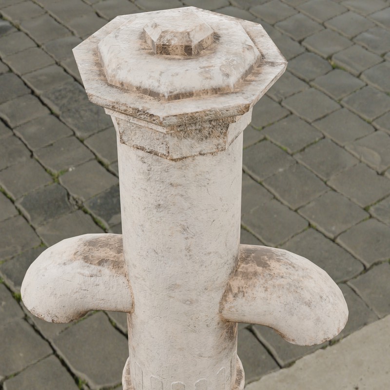 Vintage Cast Iron Fire Hydrant – Low Poly PBR with LODs